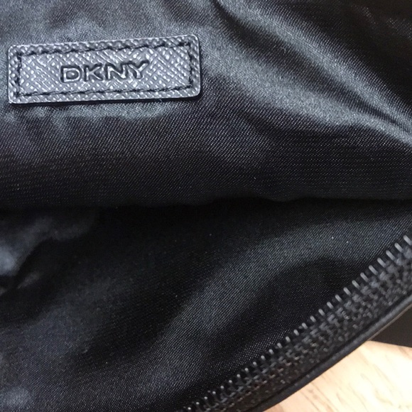 Soft leather wristlet - Picture 4 of 4